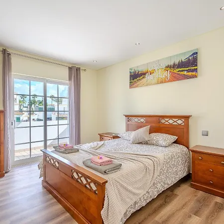 Monica - Pool Heated - By Algarkasa Дом отдыха Албуфейра